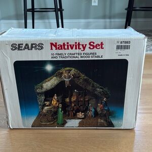NATIVITY SCENE SET - Vintage - figurines & stable
